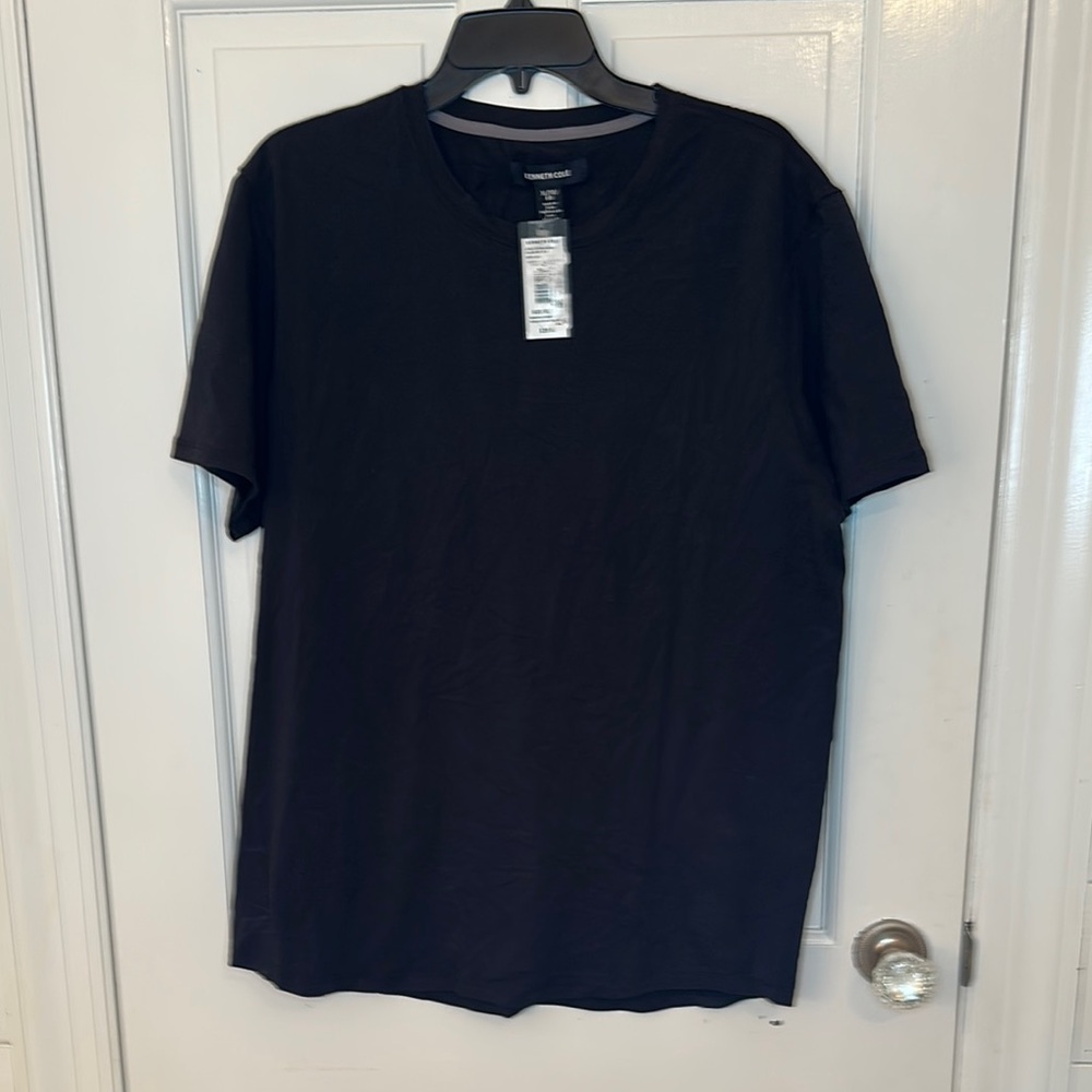 Kenneth Cole Black T shirt size XL NWT‎ Imperfect